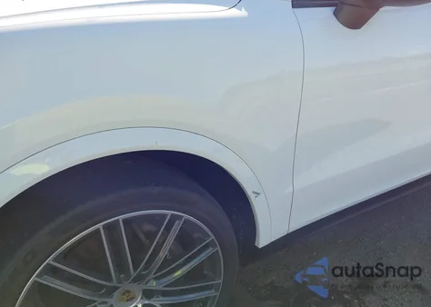 2022 Porsche Cayenne Platinum Edition z USA, uszkodzony, nr VIN WP1AA2AY8NDA07746